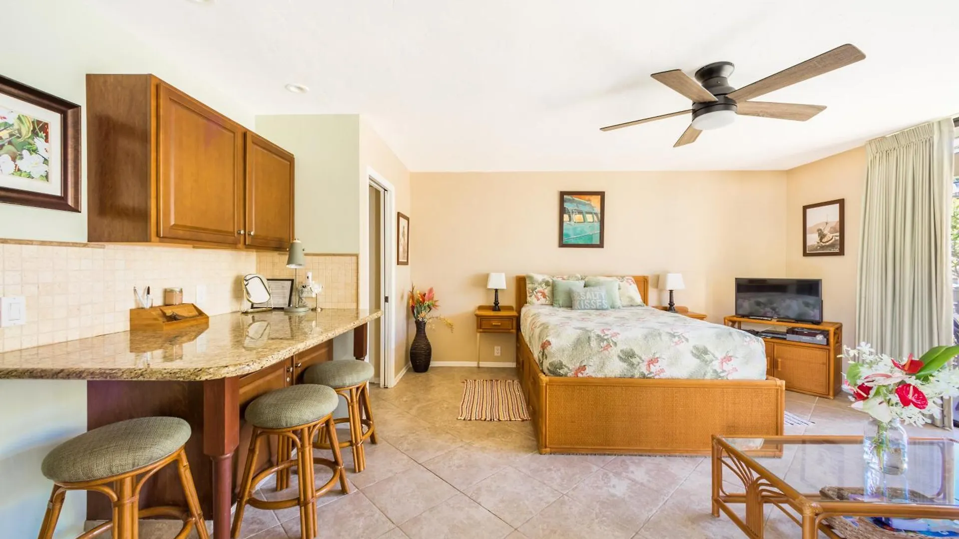 Amazing Condo Peaks Of Ocean View On Ali\'I Dr By Surf Spots location