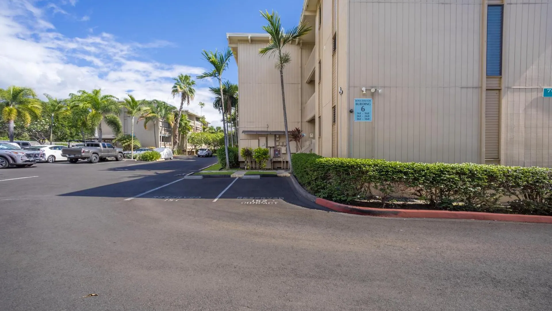 Apartment Amazing Condo Peaks Of Ocean View On Ali'I Dr By Surf Spots Kailua-Kona