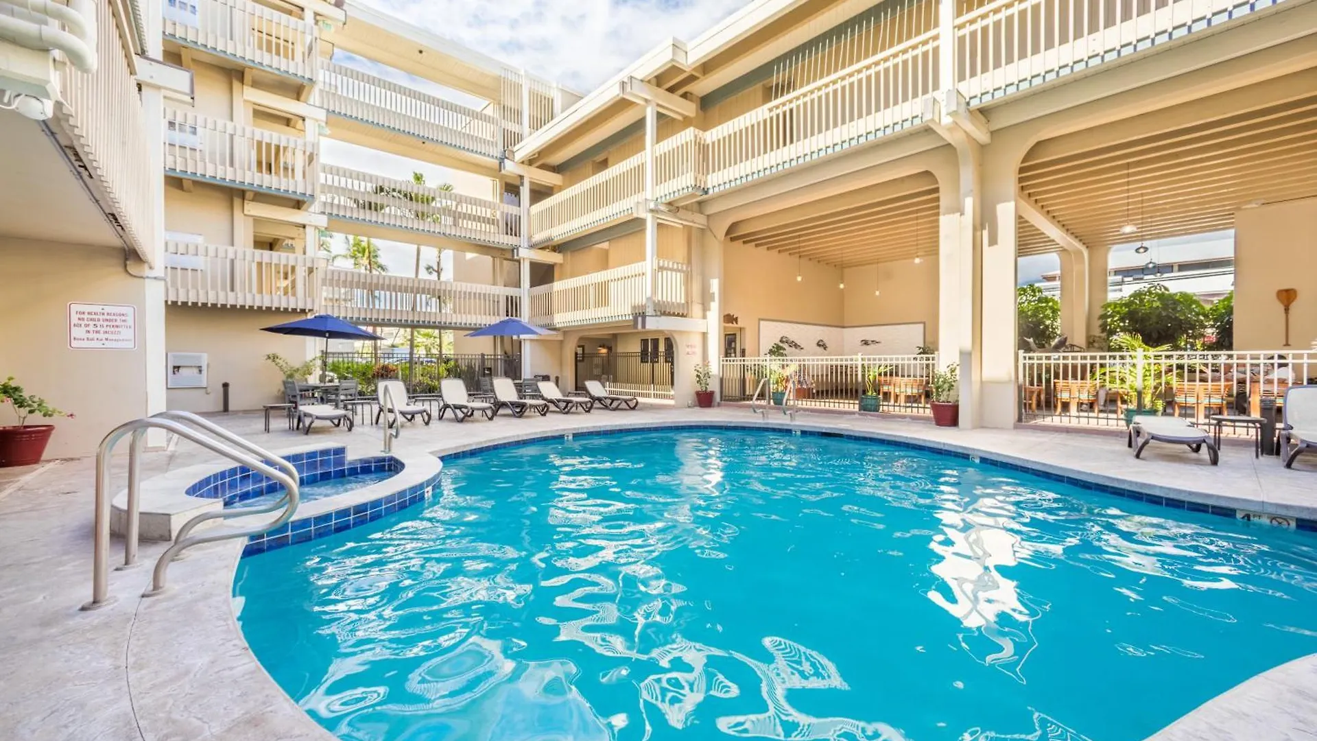 Apartment Amazing Condo Peaks Of Ocean View On Ali'I Dr By Surf Spots Kailua-Kona